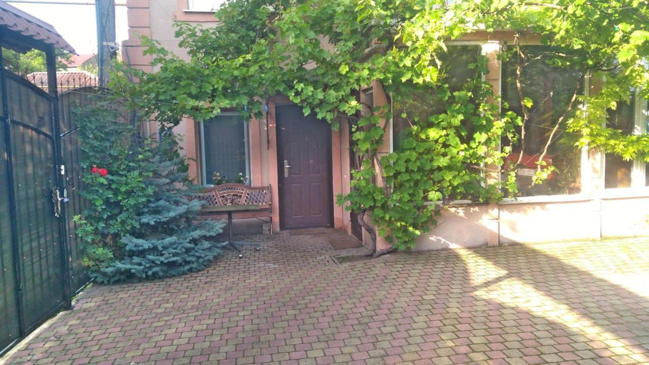 Уютный Дом У Моря 敖德萨 外观 照片