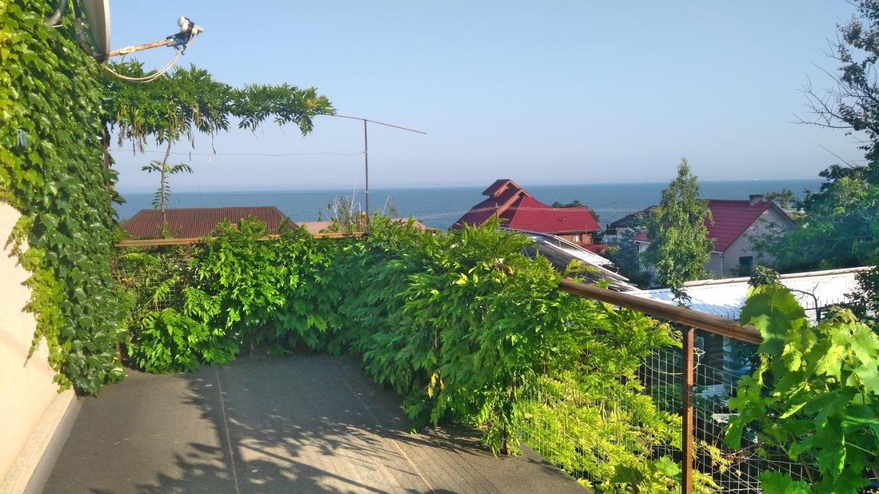 Уютный Дом У Моря 敖德萨 外观 照片